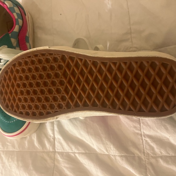 Vans - Picture 3 of 4